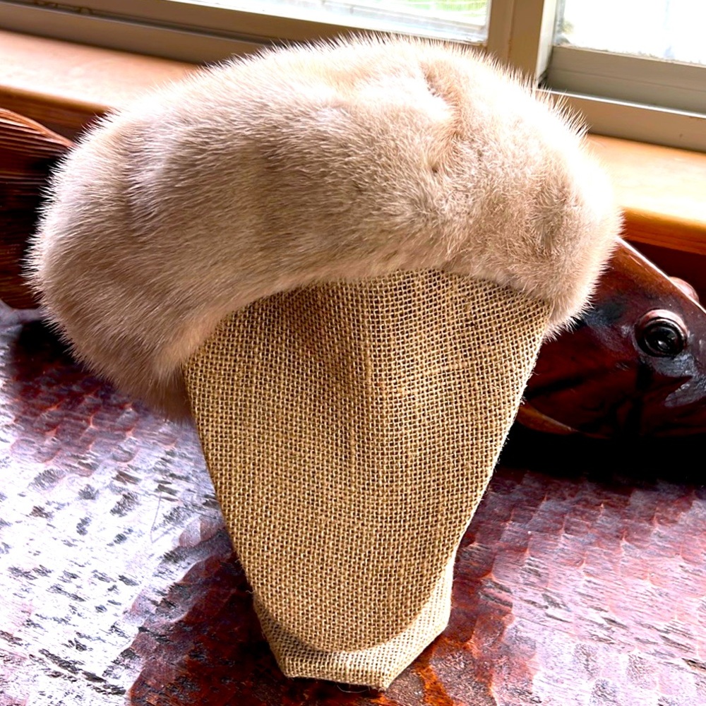 Vintage Authentic Mink Fur Beret Light Tan Stunning Fabiani New York and Rome❄️
